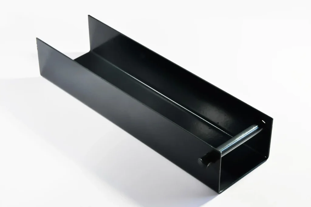 Uchwyt podmurówki prostokątny w kolorze zielonym z bolcem